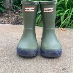 Toddler size 7 hunter green rain boots